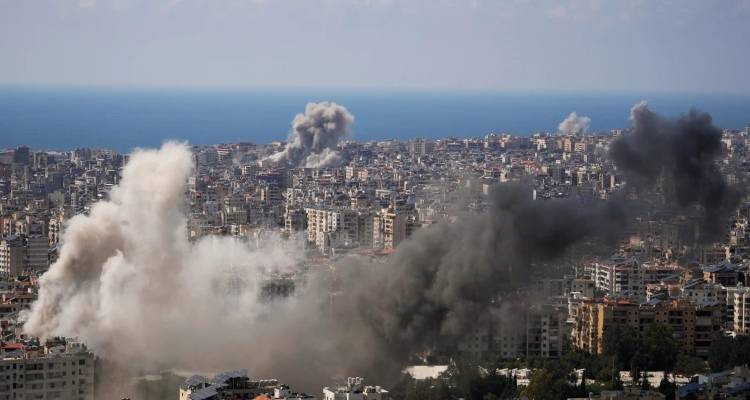 &laquo;&Epsilon;&mu;&epsilon;ί&sigmaf; &delta;&epsilon;&nu; &xi;έ&rho;&omicron;&upsilon;&mu;&epsilon; &tau;ί&pi;&omicron;&tau;&alpha;&raquo;, &lambda;έ&epsilon;&iota; &eta; &Beta;&eta;&rho;&upsilon;&tau;ό&sigmaf;, &mu;&epsilon;&tau;ά &tau;&eta;&nu; &alpha;&nu;&alpha;&gamma;&gamma;&epsilon;&lambda;ί&alpha; &Tau;&rho;&alpha;&mu;&pi; &gamma;&iota;&alpha; &sigma;&upsilon;&nu;&omicron;&mu;&iota;&lambda;ί&epsilon;&sigmaf; &eta;&gamma;&epsilon;&tau;ώ&nu; &Lambda;&iota;&beta;ά&nu;&omicron;&upsilon;-&Iota;&sigma;&rho;&alpha;ή&lambda;