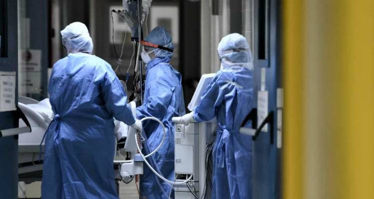 &Kappa;&omicron;&rho;&omega;&nu;&omicron;ϊό&sigmaf;: &Sigma;&tau;&alpha; 2.199 &tau;&alpha; &nu;έ&alpha; &kappa;&rho;&omicron;ύ&sigma;&mu;&alpha;&tau;&alpha; | 596 &delta;&iota;&alpha;&sigma;&omega;&lambda;&eta;&nu;&omega;&mu;έ&nu;&omicron;&iota; - 111 &theta;ά&nu;&alpha;&tau;&omicron;&iota;