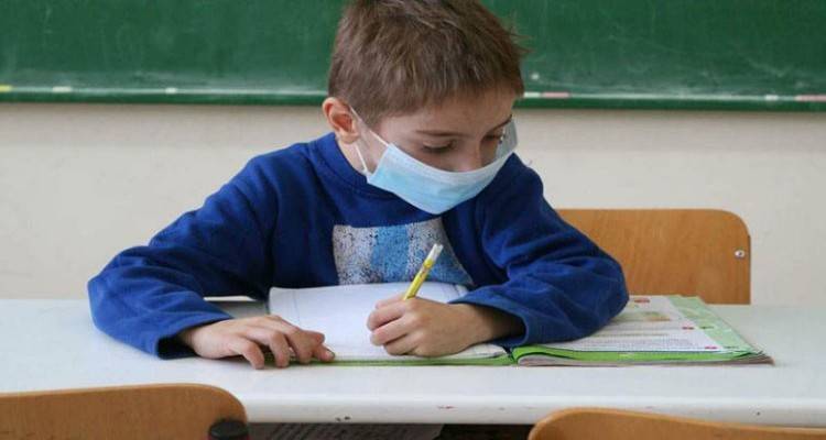 «Φιλόδημος ΙΙ»: 25 μάσκες στον Άγιο Ευστράτιο και 2.223 στη Λήμνο για τους μαθητές