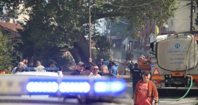 &Theta;&rho;ί&lambda;&epsilon;&rho; &sigma;&tau;&eta; &phi;&omega;&tau;&iota;ά &sigma;&tau;&omicron; &Omega;&rho;&alpha;&iota;ό&kappa;&alpha;&sigma;&tau;&rho;&omicron;: &Phi;ό&beta;&omicron;&iota; ό&tau;&iota; &eta; &delta;&epsilon;ύ&tau;&epsilon;&rho;&eta; &sigma;&omicron;&rho;ό&sigmaf; &alpha;&nu;ή&kappa;&epsilon;&iota; &sigma;&tau;&omicron;&nu; 12&chi;&rho;&omicron;&nu;&omicron; &alpha;&gamma;&nu;&omicron;&omicron;ύ&mu;&epsilon;&nu;&omicron; -&Nu;&epsilon;&kappa;&rho;ό&sigmaf; &omicron; &pi;&alpha;&tau;έ&rho;&alpha;&sigmaf; &tau;&omicron;&upsilon;, &mu;&epsilon; &epsilon;&gamma;&kappa;&alpha;ύ&mu;&alpha;&tau;&alpha; &eta; &mu;&eta;&tau;έ&rho;&alpha; &tau;&omicron;&upsilon;