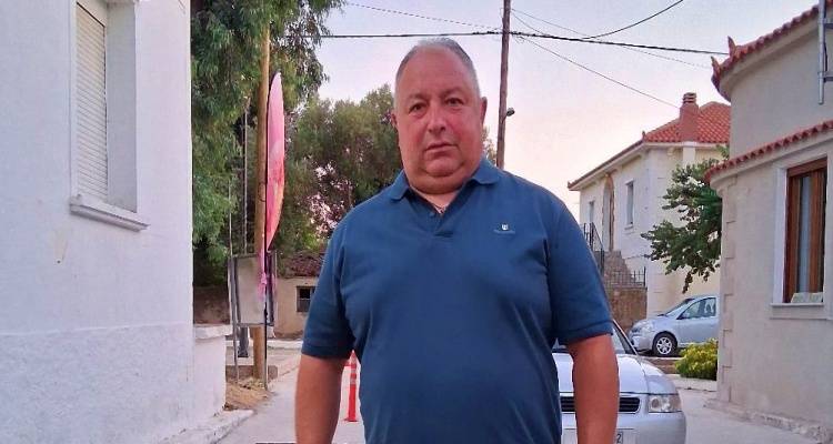 &Kappa;&omicron;&iota;&nu;&omega;&nu;&iota;&kappa;ή &Pi;&rho;&omicron;&sigma;&phi;&omicron;&rho;ά: &Tau;&omicron; 88 &Tau;ά&gamma;&mu;&alpha; &Mu;&eta;&chi;&alpha;&nu;&iota;&kappa;&omicron;ύ &laquo;&Alpha;&chi;&iota;&lambda;&lambda;&alpha;&delta;έ&lambda;&lambda;&eta;&raquo; &sigma;&tau;&omicron;&nu; &Kappa;&alpha;&lambda;&lambda;&omega;&pi;&iota;&sigma;&mu;ό &tau;&eta;&sigmaf; &Alpha;&gamma;ί&alpha;&sigmaf; &Epsilon;&lambda;έ&nu;&eta;&sigmaf; &Sigma;&alpha;&rho;&delta;ώ&nu; | &Omicron; &Delta;. &Mu;&pi;&alpha;&lambda;&delta;&epsilon;&rho;ά&nu;&omicron;&sigmaf; &epsilon;&upsilon;&chi;&alpha;&rho;&iota;&sigma;&tau;&epsilon;ί