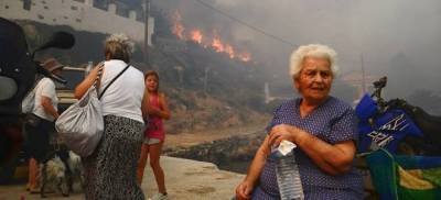 &Sigma;&upsilon;&gamma;&kappa;&lambda;&omicron;&nu;&iota;&sigma;&tau;&iota;&kappa;έ&sigmaf; &epsilon;&iota;&kappa;ό&nu;&epsilon;&sigmaf; &sigma;&tau;&eta; &Sigma;έ&rho;&iota;&phi;&omicron; &alpha;&pi;ό &tau;&eta; &mu;&epsilon;&gamma;ά&lambda;&eta; &phi;&omega;&tau;&iota;ά &ndash; &Omicron;&iota; &tau;&omicron;&upsilon;&rho;ί&sigma;&tau;&epsilon;&sigmaf; &epsilon;&gamma;&kappa;&alpha;&tau;&alpha;&lambda;&epsilon;ί&pi;&omicron;&upsilon;&nu; &tau;&omicron; &nu;&eta;&sigma;ί &mu;&epsilon; &beta;ά&rho;&kappa;&epsilon;&sigmaf;