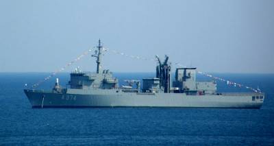 &Gamma;&iota;&alpha;&tau;&rho;&omicron;ί &sigma;&tau;&omicron;&nu; Ά&gamma;&iota;&omicron; &Epsilon;&upsilon;&sigma;&tau;&rho;ά&tau;&iota;&omicron; &mu;&epsilon; &tau;&omicron; &laquo;&Pi;&rho;&omicron;&mu;&eta;&theta;&epsilon;ύ&sigmaf;&raquo; &tau;&omicron;&upsilon; &Pi;&omicron;&lambda;&epsilon;&mu;&iota;&kappa;&omicron;ύ &Nu;&alpha;&upsilon;&tau;&iota;&kappa;&omicron;ύ