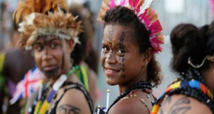 &Pi;&omicron;&upsilon;&lambda;ά&nu;&epsilon; &tau;&iota;&sigmaf; &kappa;ό&rho;&epsilon;&sigmaf; &tau;&omicron;&upsilon;&sigmaf; &gamma;&iota;&alpha; &rho;ύ&zeta;&iota; | &Delta;&rho;&alpha;&mu;&alpha;&tau;&iota;&kappa;ή έ&lambda;&lambda;&epsilon;&iota;&psi;&eta; &tau;&rho;&omicron;&phi;ί&mu;&omega;&nu; &sigma;&tau;&eta;&nu; &Pi;&alpha;&pi;&omicron;ύ&alpha; &Nu;έ&alpha; &Gamma;&omicron;&upsilon;&iota;&nu;έ&alpha;