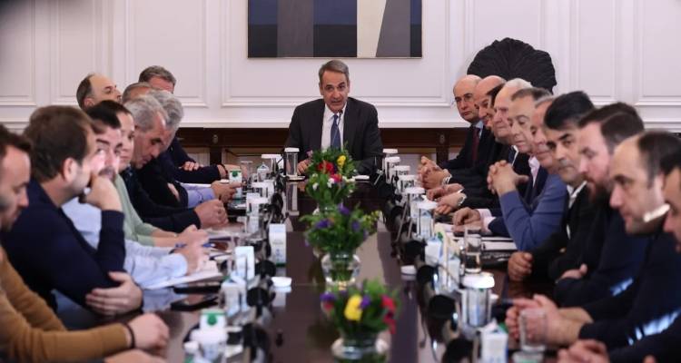 &Mu;&eta;&tau;&sigma;&omicron;&tau;ά&kappa;&eta;&sigmaf; &sigma;&epsilon; &alpha;&gamma;&rho;ό&tau;&epsilon;&sigmaf; &sigma;&tau;&omicron; &Mu;&alpha;&xi;ί&mu;&omicron;&upsilon;: &Tau;&iota;&sigmaf; &epsilon;&xi;&epsilon;&lambda;ί&xi;&epsilon;&iota;&sigmaf; &tau;&iota;&sigmaf; &delta;&iota;&alpha;&mu;&omicron;&rho;&phi;ώ&nu;&omicron;&upsilon;&nu; &omicron;&iota; &pi;&alpha;&rho;ό&nu;&tau;&epsilon;&sigmaf; &kappa;&alpha;&iota; ό&chi;&iota; &omicron;&iota; &alpha;&pi;ό&nu;&tau;&epsilon;&sigmaf; | &Sigma;&upsilon;&nu;&epsilon;&chi;ί&zeta;&epsilon;&tau;&alpha;&iota; &eta; &sigma;&upsilon;&nu;ά&nu;&tau;&eta;&sigma;&eta;