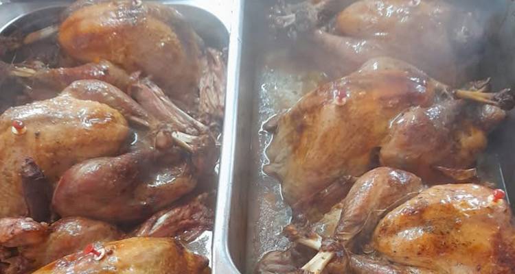 &Lambda;ή&mu;&nu;&omicron;&sigmaf;: &Eta; &tau;&alpha;&beta;έ&rho;&nu;&alpha; &Mu;&alpha;&nu;-&Tau;έ&lambda;&lambda;&alpha; &sigma;&tau;&rho;ώ&nu;&epsilon;&iota; &tau;&omicron; &Chi;&rho;&iota;&sigma;&tau;&omicron;&upsilon;&gamma;&epsilon;&nu;&nu;&iota;ά&tau;&iota;&kappa;&omicron; &tau;&rho;&alpha;&pi;έ&zeta;&iota; &gamma;&iota;&alpha; &tau;&omicron;&upsilon;&sigmaf; &tau;&rho;&omicron;&phi;ί&mu;&omicron;&upsilon;&sigmaf; &tau;&omicron;&upsilon; &Gamma;&eta;&rho;&omicron;&kappa;&omicron;&mu;&epsilon;ί&omicron;&upsilon; | &Gamma;&epsilon;&mu;&iota;&sigma;&tau;έ&sigmaf; &gamma;&alpha;&lambda;&omicron;&pi;&omicron;ύ&lambda;&epsilon;&sigmaf; &kappa;&alpha;&iota; &alpha;&pi;&lambda;ό&chi;&epsilon;&rho;&eta; &alpha;&gamma;ά&pi;&eta; &sigma;&tau;&omicron; &mu;&epsilon;&nu;&omicron;ύ