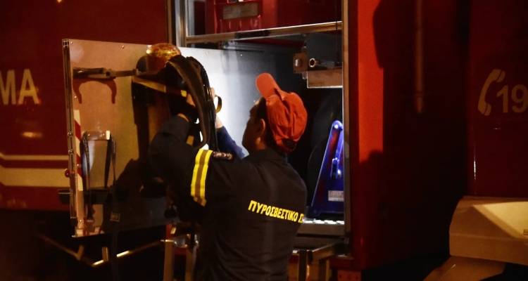 &Beta;&omicron;&upsilon;&lambda;&iota;&alpha;&gamma;&mu;έ&nu;&eta;: &Epsilon;&mu;&pi;&rho;&eta;&sigma;&mu;ό&sigmaf; &sigma;&epsilon; &gamma;&nu;&omega;&sigma;&tau;ό &epsilon;&sigma;&tau;&iota;&alpha;&tau;ό&rho;&iota;&omicron; &sigma;&tau;&eta;&nu; &Pi;&omicron;&sigma;&epsilon;&iota;&delta;ώ&nu;&omicron;&sigmaf; -&Epsilon;&nu;&tau;&omicron;&pi;ί&sigma;&tau;&eta;&kappa;&alpha;&nu; &mu;&pi;&omicron;&upsilon;&kappa;ά&lambda;&iota;&alpha; &mu;&epsilon; &epsilon;ύ&phi;&lambda;&epsilon;&kappa;&tau;&omicron; &upsilon;&lambda;&iota;&kappa;ό