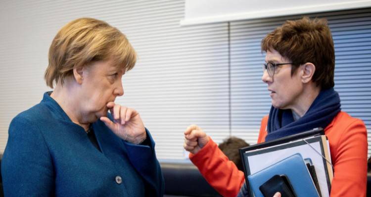 Γερμανία: Ξεκινά το κρίσιμο συνέδριο του CDU | Νέα δοκιμασία για την Μέρκελ