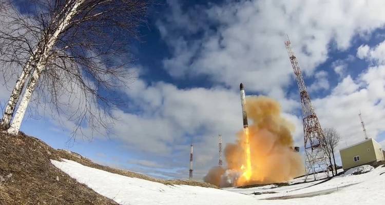 Συναγερμός για κλιμάκωση: Οι απειλές Πούτιν κατά Ουκρανίας και Δύσης και οι αντιδράσεις στις αναφορές για πυρηνικά