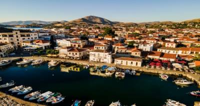 &Lambda;ή&mu;&nu;&omicron;&sigmaf;: &Tau;&omicron; &nu;&eta;&sigma;ί &mu;&epsilon; &tau;&alpha; &kappa;&rho;&upsilon;&mu;&mu;έ&nu;&alpha; &mu;&upsilon;&sigma;&tau;&iota;&kappa;ά