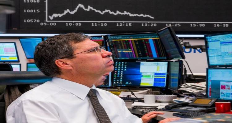 Ο κορονοϊός βυθίζει τις αγορές | Πτώση 30% στις τιμές του πετρελαίου