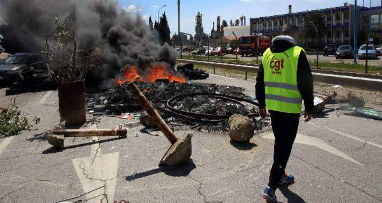 &Eta; &mu;&epsilon;&tau;&alpha;&rho;&rho;ύ&theta;&mu;&iota;&sigma;&eta; &pi;&omicron;&upsilon; έ&phi;&epsilon;&rho;&epsilon; &kappa;&omicron;&iota;&nu;&omega;&nu;&iota;&kappa;ή &alpha;&nu;&alpha;&tau;&alpha;&rho;&alpha;&chi;ή &sigma;&tau;&eta; &Gamma;&alpha;&lambda;&lambda;ί&alpha; | &Theta;&alpha; &upsilon;&pi;&omicron;&chi;&omega;&rho;ή&sigma;&epsilon;&iota; &eta; &kappa;&upsilon;&beta;έ&rho;&nu;&eta;&sigma;&eta;;