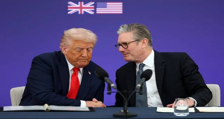 &Sigma;&tau;&alpha; ά&kappa;&rho;&alpha; &omicron; &delta;&iota;ά&lambda;&omicron;&gamma;&omicron;&sigmaf; &Eta;&Pi;&Alpha;&ndash;&Eta;&Beta;: &Eta; &alpha;&pi;&epsilon;&iota;&lambda;ή &delta;&alpha;&sigma;&mu;ώ&nu; &gamma;&iota;&alpha; &tau;&eta; &Gamma;&rho;&omicron;&iota;&lambda;&alpha;&nu;&delta;ί&alpha; &sigma;&kappa;&iota;ά&zeta;&epsilon;&iota; &tau;&eta; &ldquo;&sigma;&tau;&epsilon;&nu;ή &sigma;&chi;έ&sigma;&eta;&rdquo;