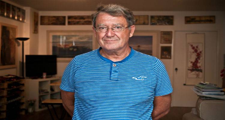 O &Alpha;&nu;&tau;ώ&nu;&eta;&sigmaf; &Alpha;&lambda;&alpha;&kappa;&iota;ώ&tau;&eta;&sigmaf; &mu;&iota;&lambda;ά &sigma;&tau;&omicron;&nu; Fm 100 &gamma;&iota;&alpha; &tau;&omicron; &zeta;ή&tau;&eta;&mu;&alpha; &tau;&eta;&sigmaf; &alpha;&pi;&omicron;&tau;έ&phi;&rho;&omega;&sigma;&eta;&sigmaf; &sigma;&tau;&eta;&nu; &Epsilon;&lambda;&lambda;ά&delta;&alpha; (mp3)