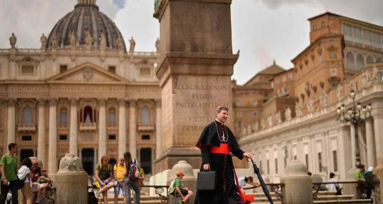 Ξεκινά η διαδικασία εκλογής του νέου Πάπα: Στη Ρώμη οι 133 εκλέκτορες καρδινάλιοι -Τα 5 φαβορί για τη διαδοχή