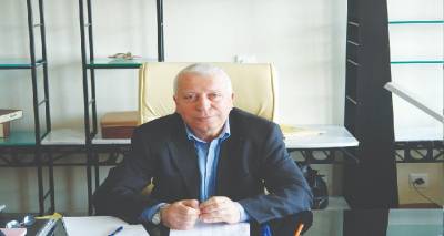 &Pi;ώ&sigmaf; &theta;&alpha; &alpha;&nu;&alpha;&kappa;&alpha;&tau;έ&psi;&epsilon;&iota; &tau;&eta;&nu; &laquo;&tau;&rho;ά&pi;&omicron;&upsilon;&lambda;&alpha;&raquo; &omicron; &Mu;&omicron;&upsilon;&tau;&zeta;&omicron;ύ&rho;&eta;&sigmaf;;