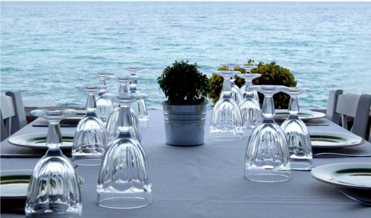 Ανεκμετάλλευτη για τη Λήμνο η φετινή τουριστική επιτυχία | Μόνο τον Αύγουστο αυξημένη η τουριστική κίνηση στο νησί