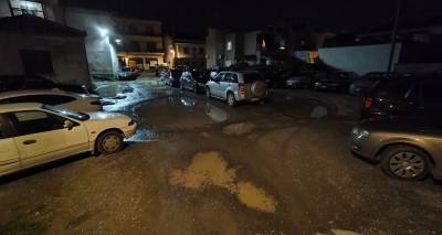 &Kappa;&lambda;&epsilon;ί&nu;&epsilon;&iota; &tau;&omicron; &pi;ά&rho;&kappa;&iota;&nu;&gamma;&kappa; &sigma;&tau;&eta;&nu; &omicron;&delta;ό &Kappa;&alpha;&rho;&alpha;&tau;&zeta;ά | &Mu;&epsilon;&iota;ώ&nu;&omicron;&nu;&tau;&alpha;&iota; &kappa;&iota; ά&lambda;&lambda;&omicron; &omicron;&iota; &theta;έ&sigma;&epsilon;&iota;&sigmaf; &sigma;&tau;ά&theta;&mu;&epsilon;&upsilon;&sigma;&eta;&sigmaf; &sigma;&tau;&eta; &Mu;ύ&rho;&iota;&nu;&alpha;