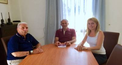 &Sigma;&upsilon;&nu;ά&nu;&tau;&eta;&sigma;&eta; Έ&pi;&alpha;&rho;&chi;&omicron;&upsilon; &Lambda;ή&mu;&nu;&omicron;&upsilon; &kappa;&alpha;&iota; &laquo;&Pi;&omicron;&lambda;&iota;ό&chi;&nu;&eta;&sigmaf;&raquo;