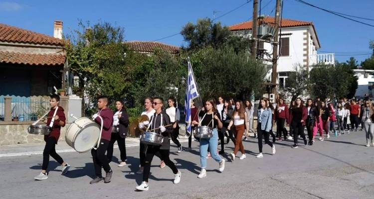 Η γιορτή της 28ης Οκτωβρίου στο Γυμνάσιο Μούδρου (photos)