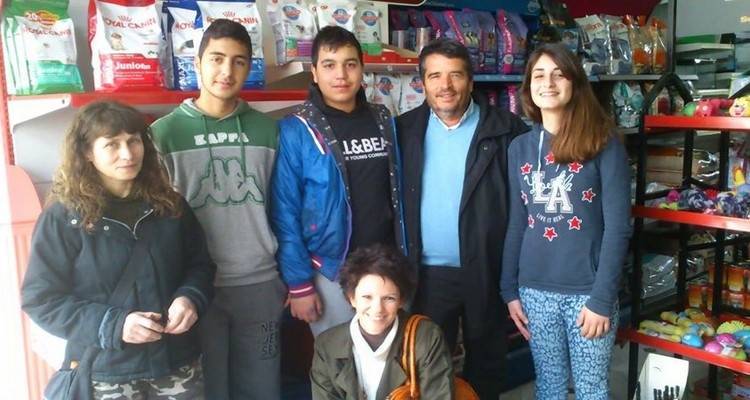 Πράξη αγάπης μαθητών του Γυμνασίου Μύρινας στη Φιλοζωική Λήμνου