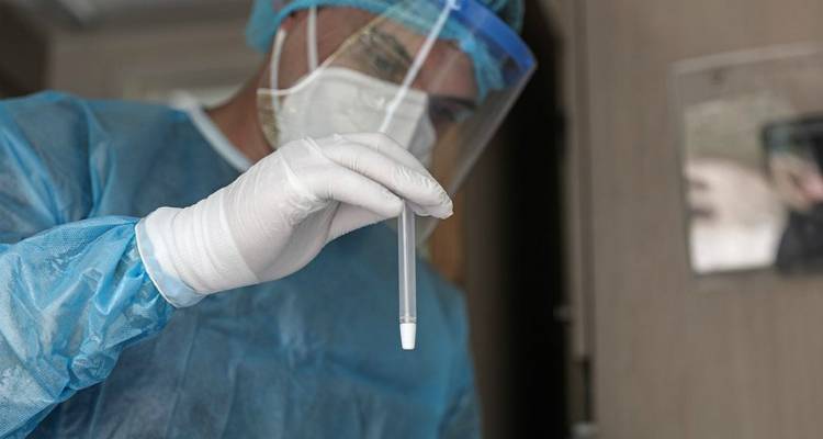 &Kappa;&omicron;&rho;&omega;&nu;&omicron;ϊό&sigmaf;: 2 &kappa;&rho;&omicron;ύ&sigma;&mu;&alpha;&tau;&alpha; &sigma;&tau;&eta; &Lambda;ή&mu;&nu;&omicron; &alpha;&nu;&alpha;&kappa;&omicron;ί&nu;&omega;&sigma;&epsilon; &omicron; &Epsilon;&Omicron;&Delta;&Upsilon; | 2.013 &sigma;&upsilon;&nu;&omicron;&lambda;&iota;&kappa;ά &sigma;&tau;&eta; &chi;ώ&rho;&alpha;, 607 &delta;&iota;&alpha;&sigma;&omega;&lambda;&eta;&nu;&omega;&mu;έ&nu;&omicron;&iota;, 101 &theta;ά&nu;&alpha;&tau;&omicron;&iota;