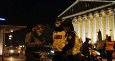 Σκληραίνει το lockdown σε όλη τη Γαλλία | Απαγόρευση κυκλοφορίας από τις 18:00