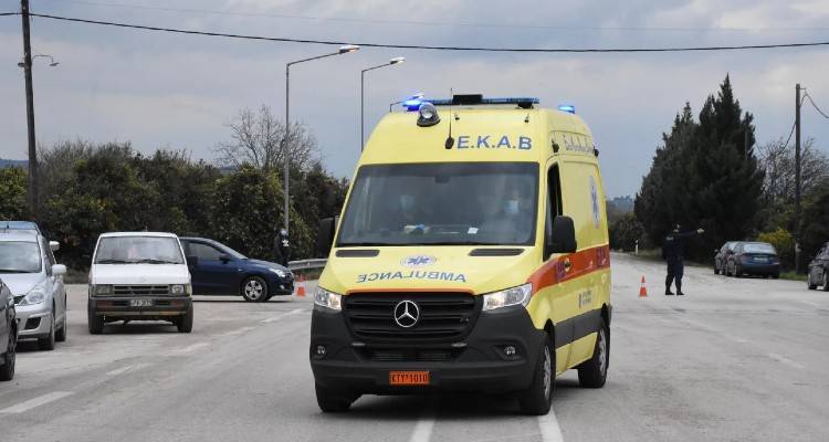 &Theta;&epsilon;&sigma;&sigma;&alpha;&lambda;&omicron;&nu;ί&kappa;&eta;: &Gamma;&upsilon;&nu;&alpha;ί&kappa;&alpha; &mu;&alpha;&chi;&alpha;ί&rho;&omega;&sigma;&epsilon; &tau;&omicron;&nu; &sigma;ύ&zeta;&upsilon;&gamma;&omicron; &tau;&eta;&sigmaf; &sigma;&tau;&eta;&nu; &Alpha;&sigma;&pi;&rho;&omicron;&beta;ά&lambda;&tau;&alpha; | &Tau;&omicron;&nu; &epsilon;ί&chi;&epsilon; &kappa;&alpha;&tau;&alpha;&gamma;&gamma;&epsilon;ί&lambda;&epsilon;&iota; &gamma;&iota;&alpha; &epsilon;&nu;&delta;&omicron;&omicron;&iota;&kappa;&omicron;&gamma;&epsilon;&nu;&epsilon;&iota;&alpha;&kappa;ή &beta;ί&alpha;