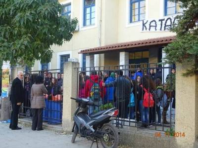 Με εντάσεις η 4η μέρα καταλήψεων στο Μούδρο | Καθηγητές επιτέθηκαν φραστικά σε μαθητές (mp3)