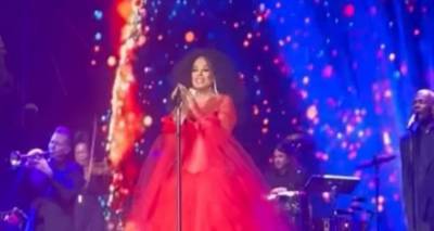 &Alpha;&pi;&omicron;&theta;&epsilon;ώ&theta;&eta;&kappa;&epsilon; &eta; Diana Ross &sigma;&tau;&omicron; &Kappa;&alpha;&lambda;&lambda;&iota;&mu;ά&rho;&mu;&alpha;&rho;&omicron;: &Omicron;&iota; &alpha;&pi;&alpha;&iota;&tau;ή&sigma;&epsilon;&iota;&sigmaf; &tau;&eta;&sigmaf;, &omicron; &chi;&alpha;&iota;&rho;&epsilon;&tau;&iota;&sigma;&mu;ό&sigmaf; &sigma;&tau;&omicron;&upsilon;&sigmaf; &Epsilon;&lambda;&lambda;&eta;&nu;&epsilon;&sigmaf; &phi;&alpha;&nu; -&Pi;&omicron;&iota;&omicron;&iota; &pi;ή&gamma;&alpha;&nu;