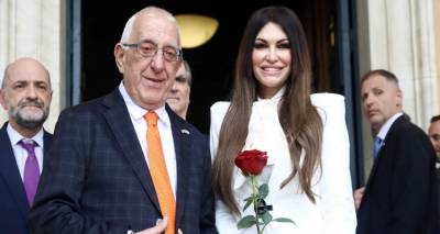 Στη Βουλή η Κίμπερλι Γκίλφοϊλ: Θερμή υποδοχή από τον Νικήτα Κακλαμάνη με ένα κόκκινο τριαντάφυλλο -Αντάλλαξαν δώρα