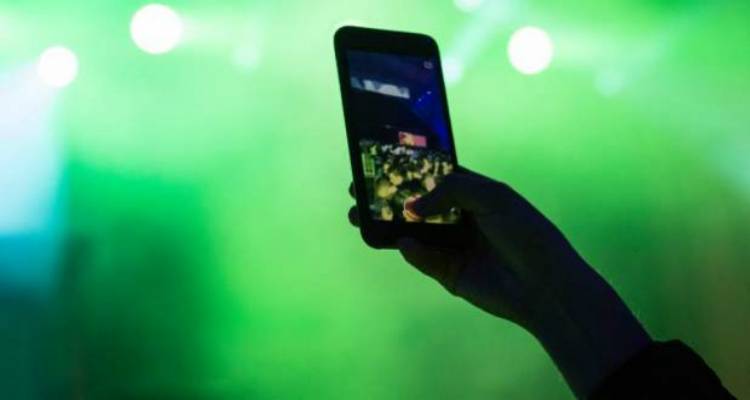 Οθόνες και η κουλτούρα του κενού