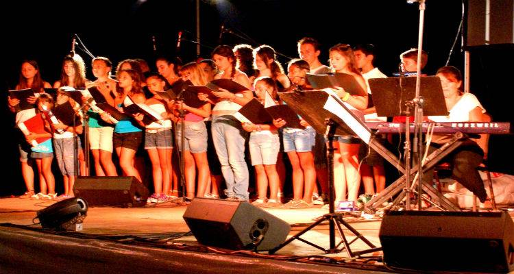 &Lambda;ή&mu;&nu;&omicron;&sigmaf;: &Xi;&epsilon;&kappa;ί&nu;&eta;&sigma;&epsilon; &eta; &epsilon;&gamma;&gamma;&rho;&alpha;&phi;ή &mu;&epsilon;&lambda;ώ&nu; &sigma;&tau;&eta;&nu; &pi;&alpha;&iota;&delta;&iota;&kappa;ή-&nu;&epsilon;&alpha;&nu;&iota;&kappa;ή &chi;&omicron;&rho;&omega;&delta;ί&alpha;