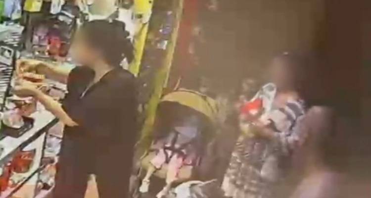 &Pi;&alpha;&lambda;&alpha;&iota;ό &Phi;ά&lambda;&eta;&rho;&omicron;: &Pi;&omicron;&iota;&nu;&iota;&kappa;ή &delta;ί&omega;&xi;&eta; &gamma;&iota;&alpha; &alpha;&nu;&theta;&rho;&omega;&pi;&omicron;&kappa;&tau;&omicron;&nu;ί&alpha; &alpha;&pi;ό &pi;&rho;ό&theta;&epsilon;&sigma;&eta; &sigma;&tau;&eta; &mu;&eta;&tau;έ&rho;&alpha; &tau;o&upsilon; &kappa;&omicron;&rho;&iota;&tau;&sigma;&iota;&omicron;ύ &pi;&omicron;&upsilon; &beta;&rho;έ&theta;&eta;&kappa;&epsilon; &nu;&epsilon;&kappa;&rho;ό &sigma;&tau;&eta;&nu; &pi;&alpha;&rho;&alpha;&lambda;ί&alpha;