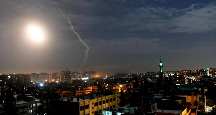 Συρία: Αναχαιτίστηκε ομοβροντία πυραύλων του Ισραήλ εναντίον της Δαμασκού | Καταγράφηκαν ζημιές