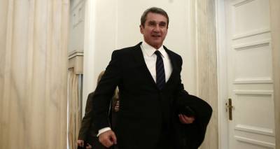 &Omicron; &Alpha;&nu;&delta;&rho;έ&alpha;&sigmaf; &Lambda;&omicron;&beta;έ&rho;&delta;&omicron;&sigmaf; &iota;&delta;&rho;ύ&epsilon;&iota; &kappa;ό&mu;&mu;&alpha; &epsilon;&nu;ό&psi;&epsilon;&iota; &epsilon;&upsilon;&rho;&omega;&epsilon;&kappa;&lambda;&omicron;&gamma;ώ&nu;