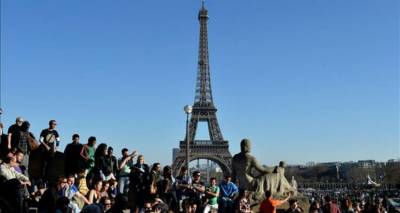 234 &pi;&rho;ό&sigma;&phi;&upsilon;&gamma;&epsilon;&sigmaf; &alpha;&pi;ό &tau;&eta;&nu; &Epsilon;&lambda;&lambda;ά&delta;&alpha; &theta;&alpha; &mu;&epsilon;&tau;&epsilon;&gamma;&kappa;&alpha;&tau;&alpha;&sigma;&tau;&alpha;&theta;&omicron;ύ&nu; &sigma;&tau;&eta; &Gamma;&alpha;&lambda;&lambda;ί&alpha;