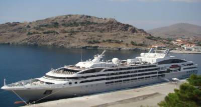 &Lambda;&iota;&gamma;ό&tau;&epsilon;&rho;&epsilon;&sigmaf; &alpha;&phi;ί&xi;&epsilon;&iota;&sigmaf; &kappa;&rho;&omicron;&upsilon;&alpha;&zeta;&iota;&epsilon;&rho;ό&pi;&lambda;&omicron;&iota;&omega;&nu; &sigma;&tau;&eta; &Lambda;ή&mu;&nu;&omicron; | 490 &lambda;&iota;&gamma;ό&tau;&epsilon;&rho;&epsilon;&sigmaf; &tau;&omicron; 2016 &sigma;&tau;&eta;&nu; &epsilon;&pi;&iota;&kappa;&rho;ά&tau;&epsilon;&iota;&alpha;