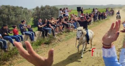 &Lambda;ή&mu;&nu;&omicron;&sigmaf; - &Kappa;&alpha;&lambda;&lambda;&iota;ό&pi;&eta;: &Eta; &tau;&epsilon;&lambda;&iota;&kappa;ή &kappa;&alpha;&tau;ά&tau;&alpha;&xi;&eta; &alpha;&pi;ό &tau;&omicron; &tau;&rho;έ&xi;&iota;&mu;&omicron; &tau;&omega;&nu; &alpha;&lambda;ό&gamma;&omega;&nu; (videos + photos)