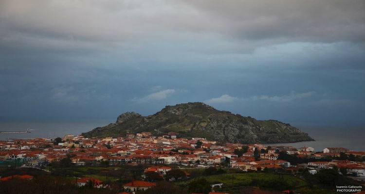 &Phi;&theta;&iota;&nu;&omicron;&pi;&omega;&rho;&iota;&nu;ό&sigmaf; &omicron; &kappa;&alpha;&iota;&rho;ό&sigmaf; &sigma;&tau;&eta; &Lambda;ή&mu;&nu;&omicron; (mp3)