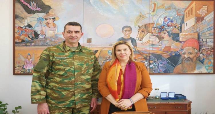 Συνάντηση γνωριμίας της Δημάρχου Λήμνου με το νέο Διοικητή της 88 ΣΔΙ