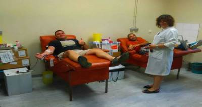 260 &phi;&iota;ά&lambda;&epsilon;&sigmaf; &alpha;ί&mu;&alpha; &pi;&rho;&omicron;&sigma;έ&phi;&epsilon;&rho;&alpha;&nu; &omicron;&iota; &alpha;&iota;&mu;&omicron;&delta;ό&tau;&epsilon;&sigmaf; &tau;&eta;&sigmaf; &Lambda;ή&mu;&nu;&omicron;&upsilon;