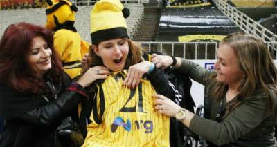 &Eta; &Mu;&upsilon;&rho;&tau;ώ &theta;&alpha; &delta;&epsilon;&iota; &tau;&omicron; &Alpha;&Epsilon;&Kappa; &ndash; Ή&phi;&alpha;&iota;&sigma;&tau;&omicron;&sigmaf; &Lambda;ή&mu;&nu;&omicron;&upsilon; &alpha;&pi;ό &kappa;&omicron;&nu;&tau;ά (photo)