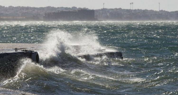 Απαγόρευση απόπλου από  Λαύριο... και ποιος νοιάζεται;