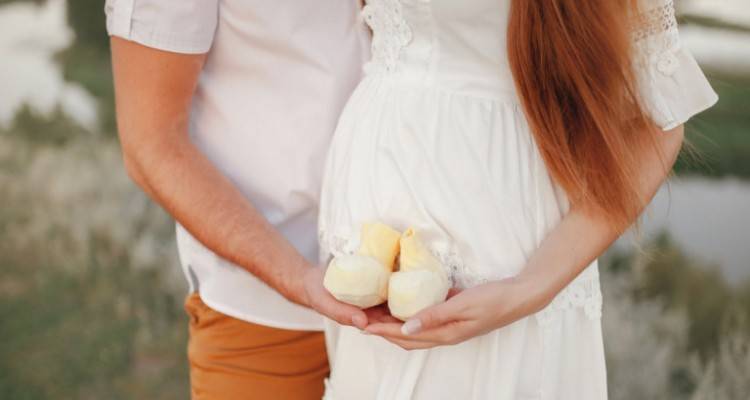 Επίδομα γέννας 2.000 ευρώ από τον Ιανουάριο | Σε 2 ή 3 δόσεις