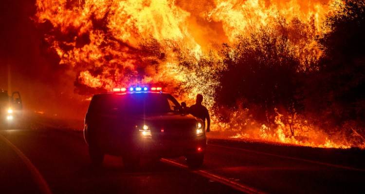 ΗΠΑ: Τρεις νεκροί από τις φωτιές στην Καλιφόρνια