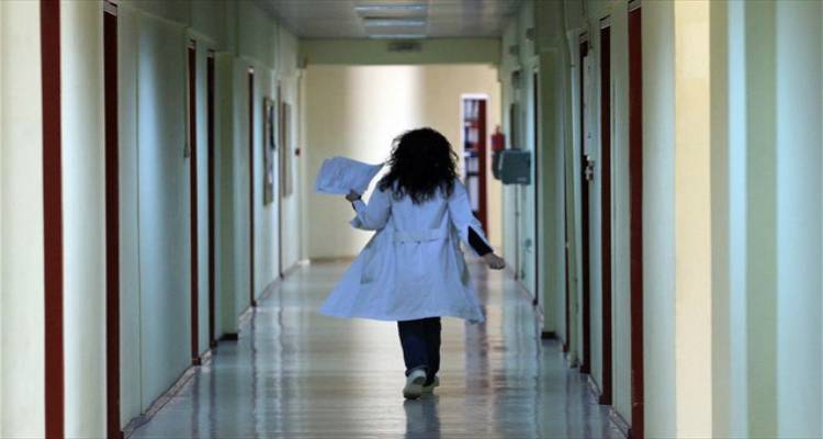 &Lambda;&iota;&gamma;&omicron;&sigma;&tau;&epsilon;ύ&omicron;&upsilon;&nu; &omicron;&iota; &gamma;&iota;&alpha;&tau;&rho;&omicron;ί &sigma;&tau;&eta; &chi;ώ&rho;&alpha; &mu;&alpha;&sigmaf; | &Sigma;&tau;&omicron; &Beta;ό&rho;&epsilon;&iota;&omicron; &Alpha;&iota;&gamma;&alpha;ί&omicron; &eta; &mu;&epsilon;&gamma;&alpha;&lambda;ύ&tau;&epsilon;&rho;&eta; &mu;&epsilon;ί&omega;&sigma;&eta;