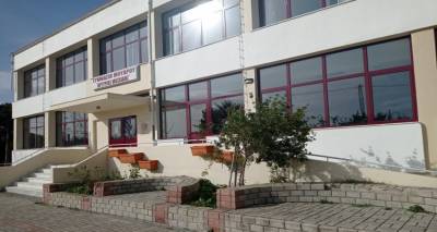 &Delta;&iota;&epsilon;&theta;&nu;ή&sigmaf; &delta;&iota;ά&kappa;&rho;&iota;&sigma;&eta; &gamma;&iota;&alpha; &tau;&omicron; &Gamma;&upsilon;&mu;&nu;ά&sigma;&iota;&omicron; &Mu;&omicron;ύ&delta;&rho;&omicron;&upsilon;: &Sigma;&upsilon;&mu;&mu;&epsilon;&tau;έ&chi;&epsilon;&iota; &sigma;&epsilon; &pi;&alpha;&gamma;&kappa;ό&sigma;&mu;&iota;&omicron; &sigma;&upsilon;&nu;έ&delta;&rho;&iota;&omicron; &gamma;&iota;&alpha; &tau;&eta; &Beta;&iota;ώ&sigma;&iota;&mu;&eta; &Pi;&omicron;&lambda;&iota;&tau;&epsilon;&iota;ό&tau;&eta;&tau;&alpha;