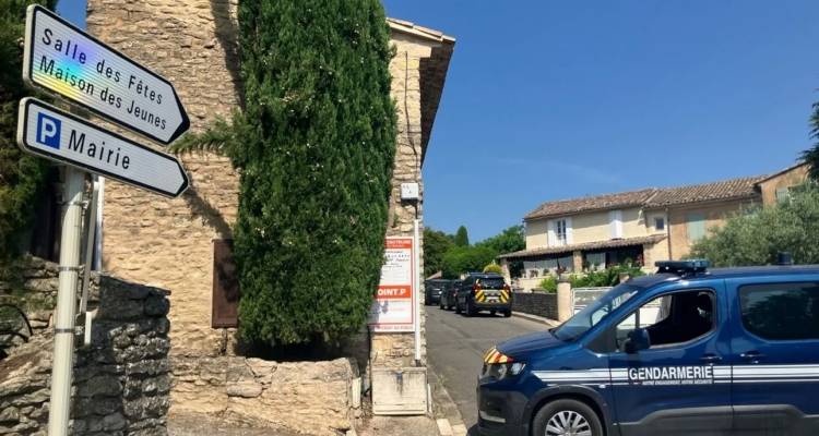 &Epsilon;&nu;έ&delta;&rho;&alpha; &theta;&alpha;&nu;ά&tau;&omicron;&upsilon; &sigma;&epsilon; &gamma;ά&mu;&omicron; &sigma;&tau;&eta; &Gamma;&alpha;&lambda;&lambda;ί&alpha;: &laquo;&Gamma;ά&zeta;&omega;&sigma;&alpha;&nu;&raquo; &tau;&omicron; &zeta;&epsilon;&upsilon;&gamma;ά&rho;&iota; &mu;&epsilon;&tau;ά &tau;&omicron; &gamma;&lambda;έ&nu;&tau;&iota; | &Sigma;&kappa;&omicron;&tau;ώ&theta;&eta;&kappa;&alpha;&nu; &eta; &nu;ύ&phi;&eta; &kappa;&alpha;&iota; έ&nu;&alpha;&sigmaf; &alpha;&pi;ό &tau;&omicron;&upsilon;&sigmaf; &delta;&rho;ά&sigma;&tau;&epsilon;&sigmaf;