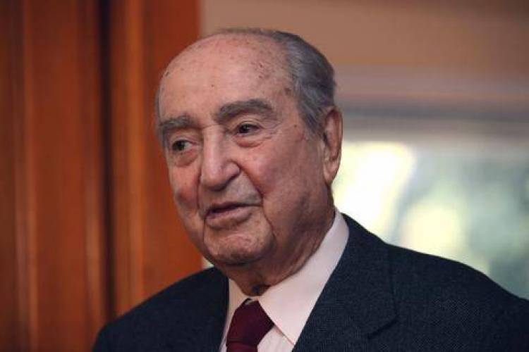 &Kappa;&lambda;&epsilon;ί&nu;&epsilon;&iota; &tau;&alpha; 95 &omicron; &Kappa;&omega;&nu;. &Mu;&eta;&tau;&sigma;&omicron;&tau;ά&kappa;&eta;&sigmaf;- &Chi;&rho;ό&nu;&iota;&alpha; &pi;&omicron;&lambda;&lambda;ά &alpha;&pi;ό &tau;&eta; &Mu;έ&rho;&kappa;&epsilon;&lambda;